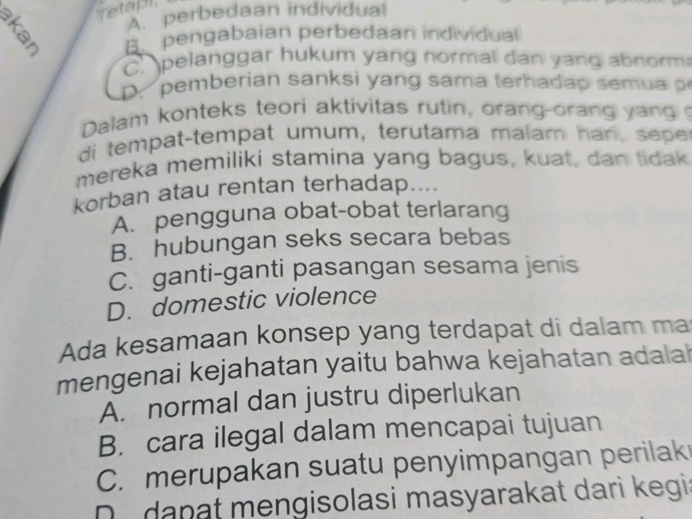 Dalam konteks teori aktivitas rutin,