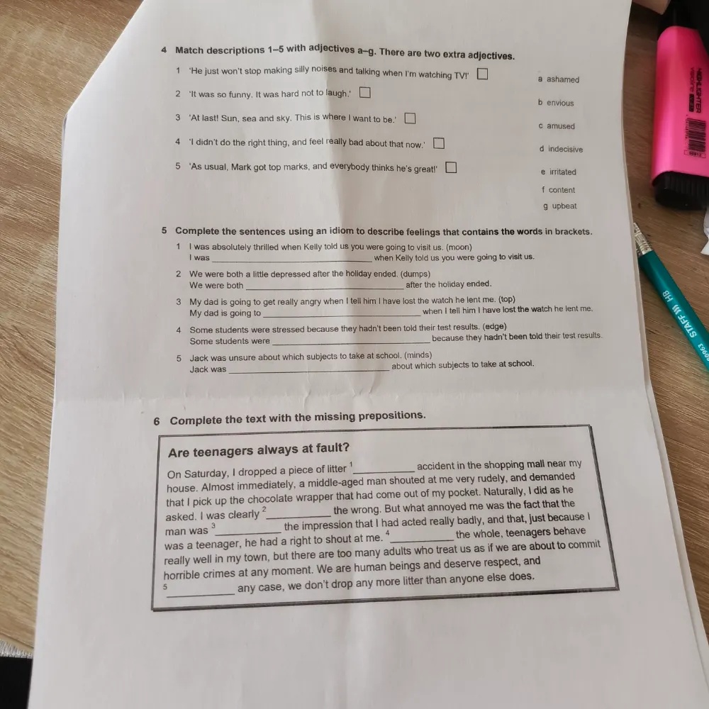 4 Match descriptions 1-5 with adjectives