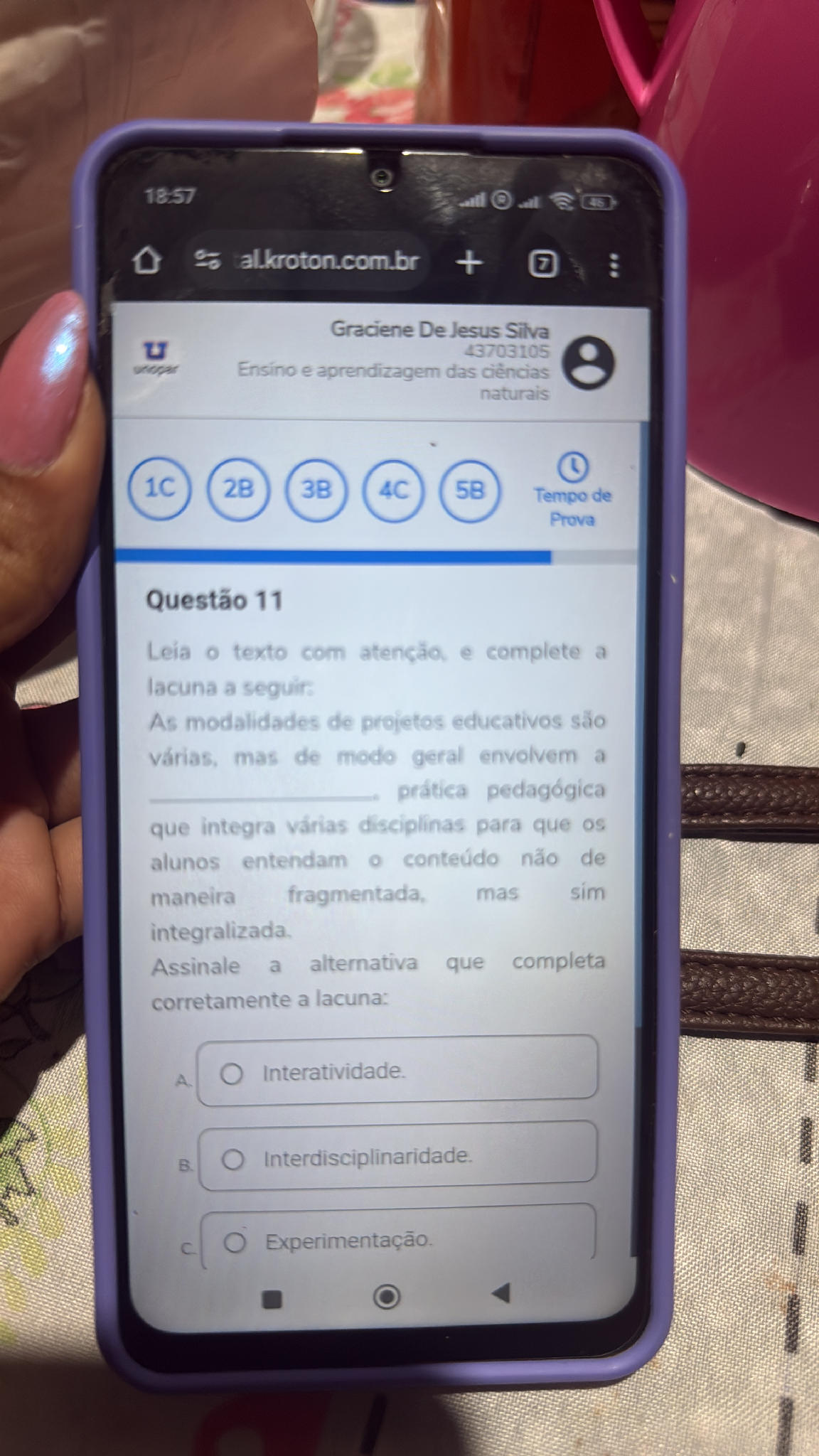 Leia o texto com atenção, e complete a | StudyX