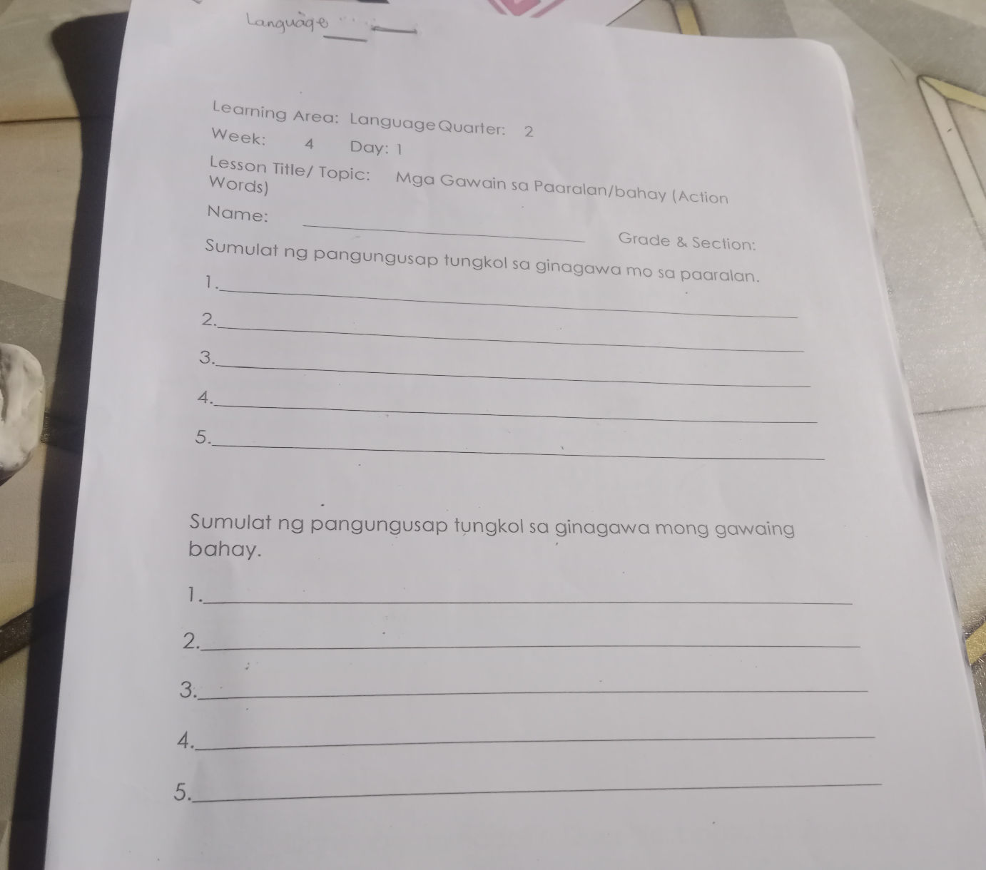 Sumulat ng pangungusap tungkol sa ginagawa | StudyX