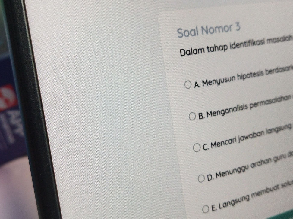 a. identifikasi keluaran program (5 soal) | studyx... Soal Nomor 3 Dalam tahap identifikasi | StudyX