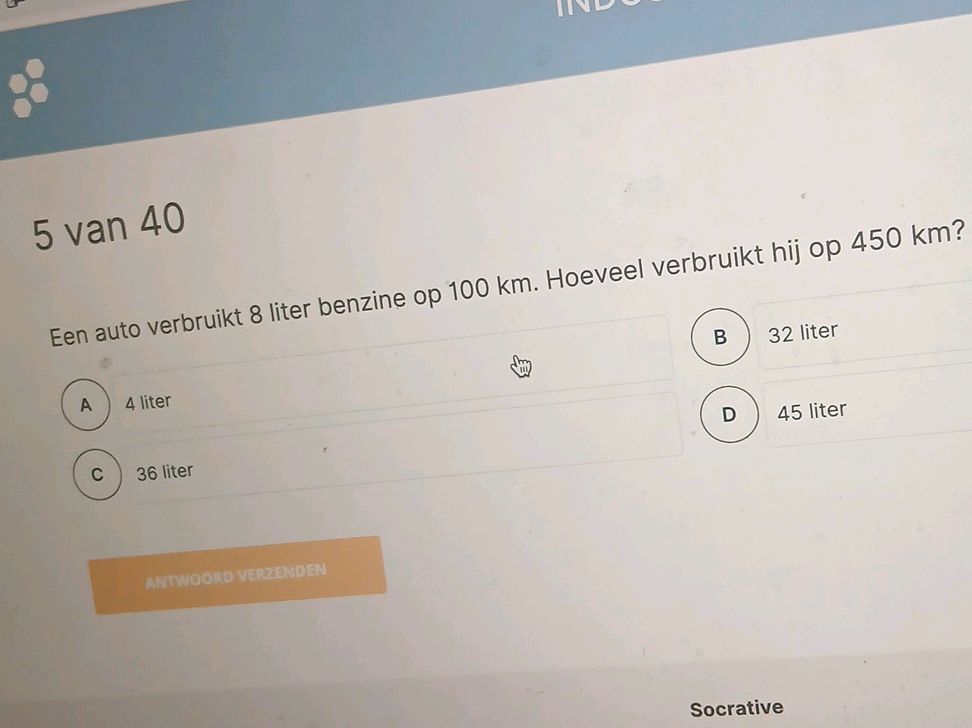Een auto verbruikt 8 liter benzine op 100 | StudyX